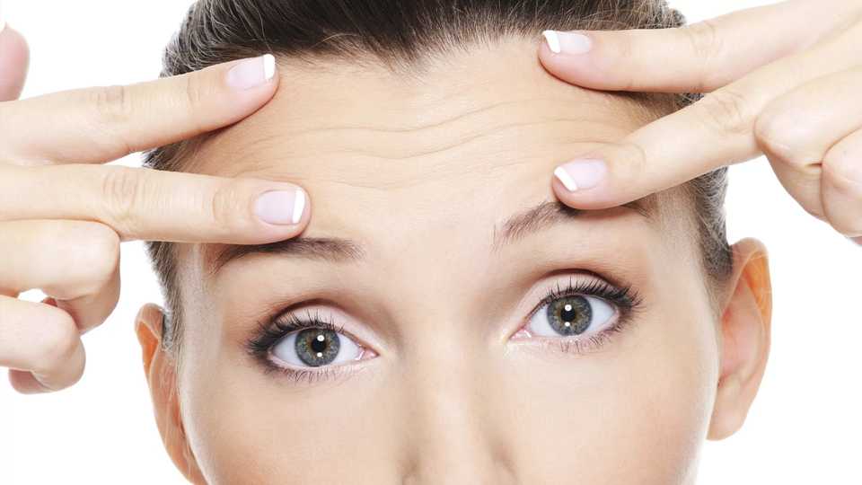 woman forehead wrinkles